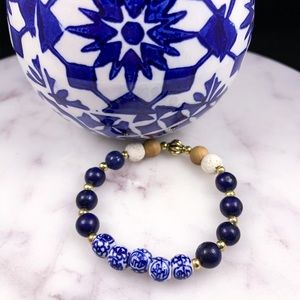 Blue + White 🔵⚪️ Essential Oil Diffuser Bracelet